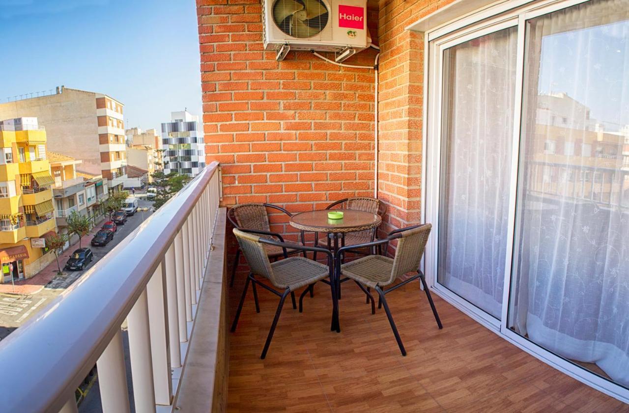 Yovalu,yovalu1,solo Yovalutres Con Piscina * Torrevieja